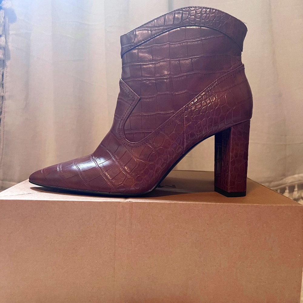 Mango Faux Leather Chocolate Brown Crocodile Texture Western Ankle Boot Size 7.5